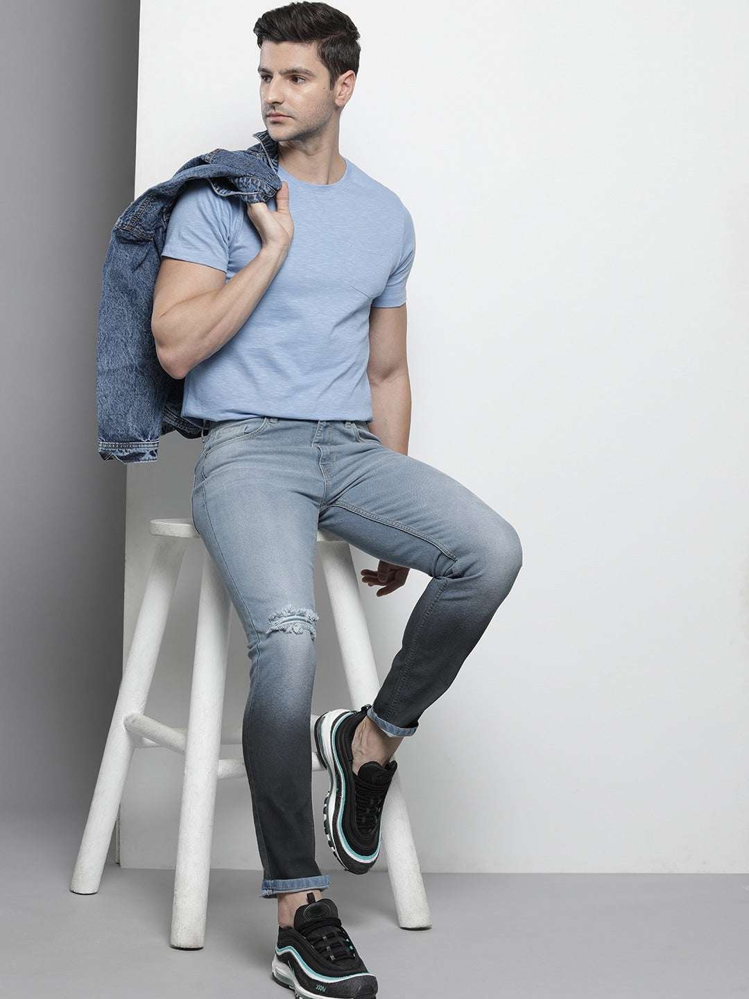 Men's Light Blue Slim Fit Solid Casual Jeans - Image 5