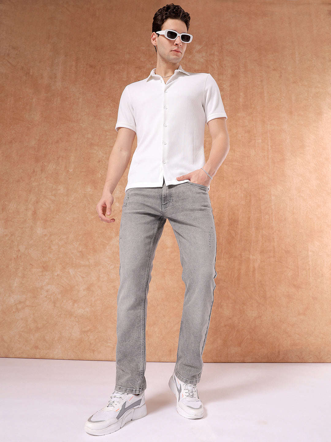 Men's Grey Slim Fit Solid Mid-Rise Stretchable Jeans - Image 2