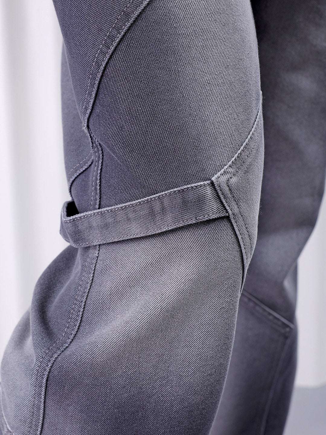 Men's Grey Relaxed Fit Solid Utility Jeans - Image 7