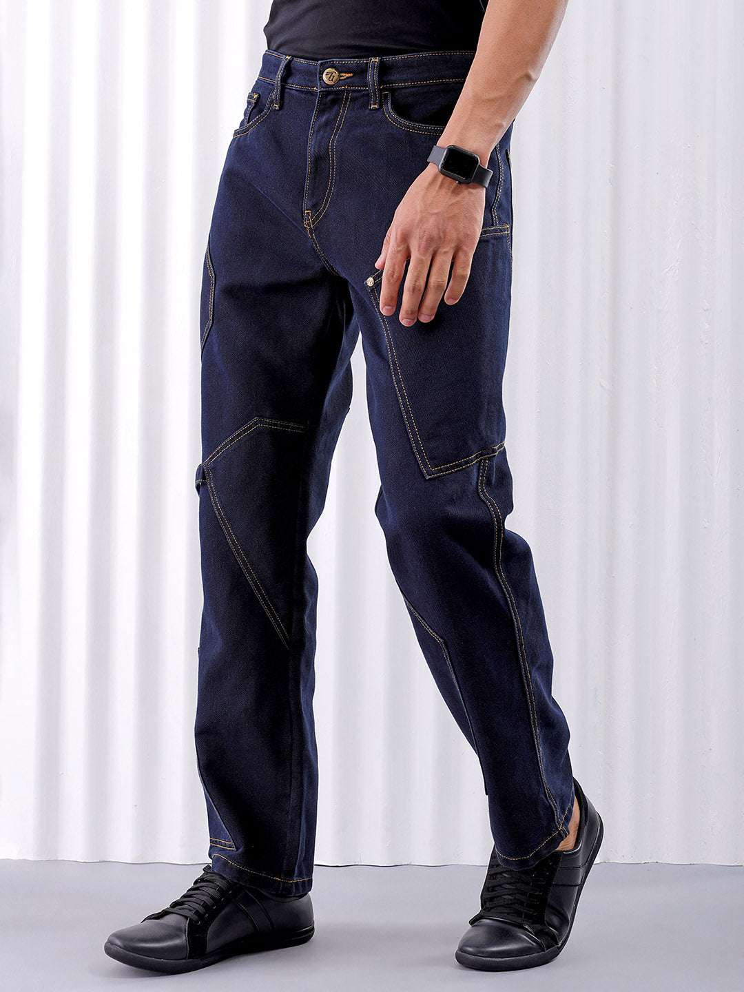 Men's Dark Blue Relaxed Fit Solid Utility Jeans - Image 4