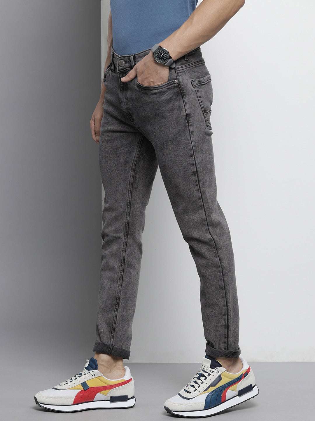 Men's Black Slim Fit Solid Mid-Rise Stretchable Jeans - Image 2