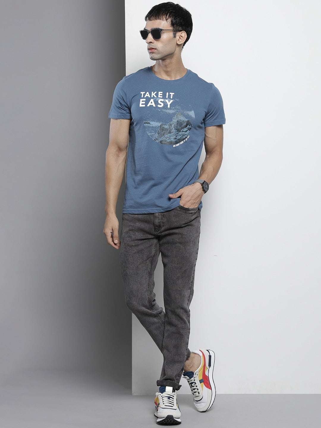Men's Black Slim Fit Solid Mid-Rise Stretchable Jeans - Image 5