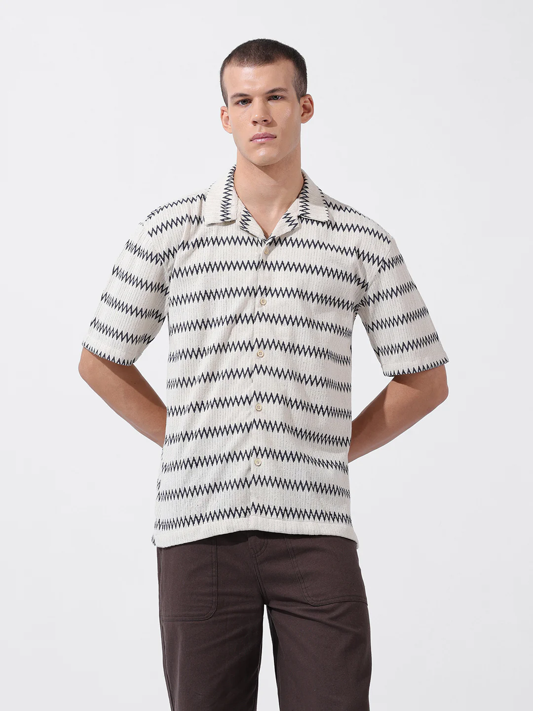 Men's Beige Relaxed Fit Textured Textured Shirt - Image 7