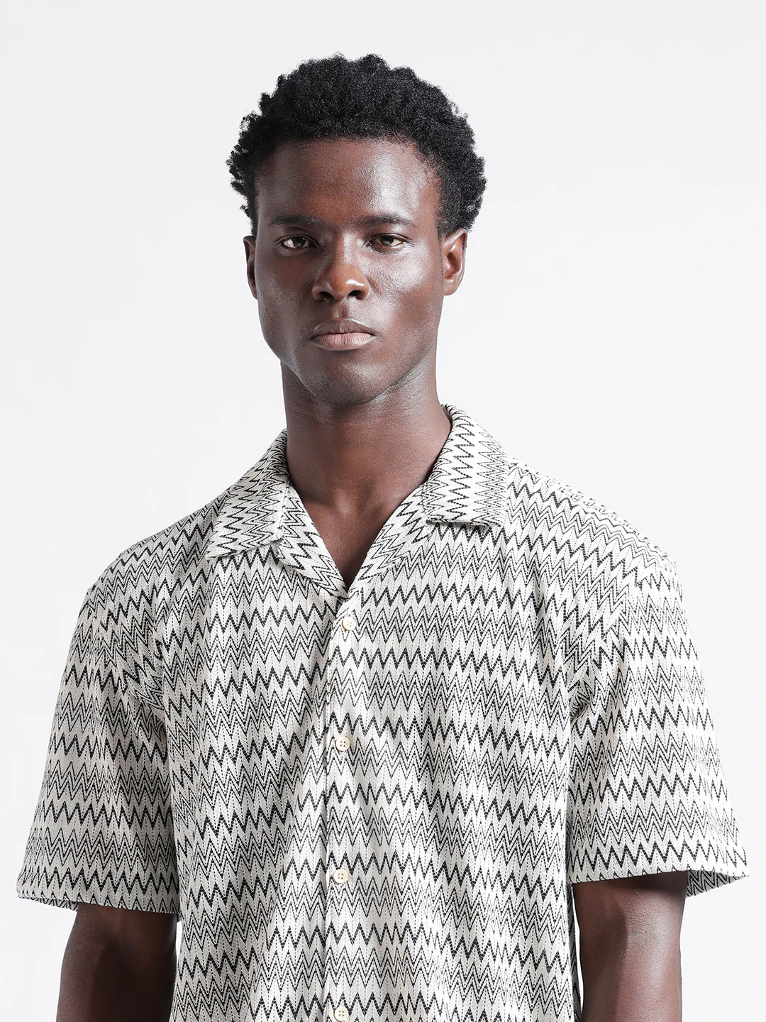 Men's Beige Relaxed Fit Textured Textured Shirt - Image 5