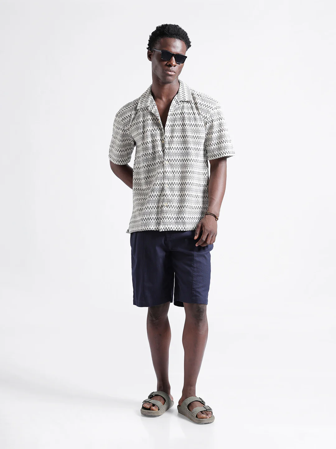 Men's Beige Relaxed Fit Textured Textured Shirt - Image 8