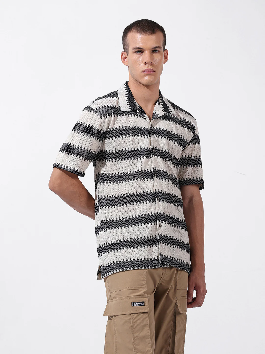 Men's Beige Relaxed Fit Textured Textured Shirt - Image 3