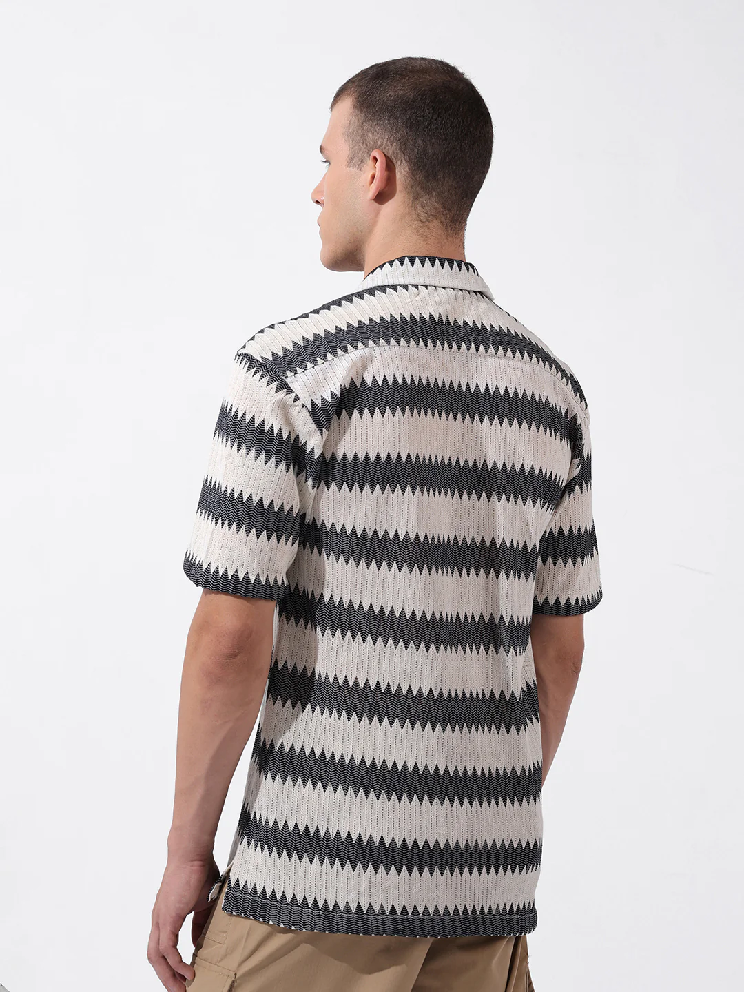 Men's Beige Relaxed Fit Textured Textured Shirt - Image 4