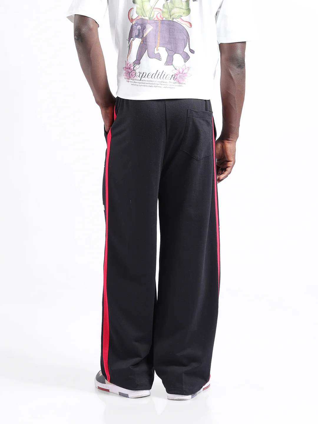 Men's Black Loose Fit Character Superman Printed Joggers - Image 6