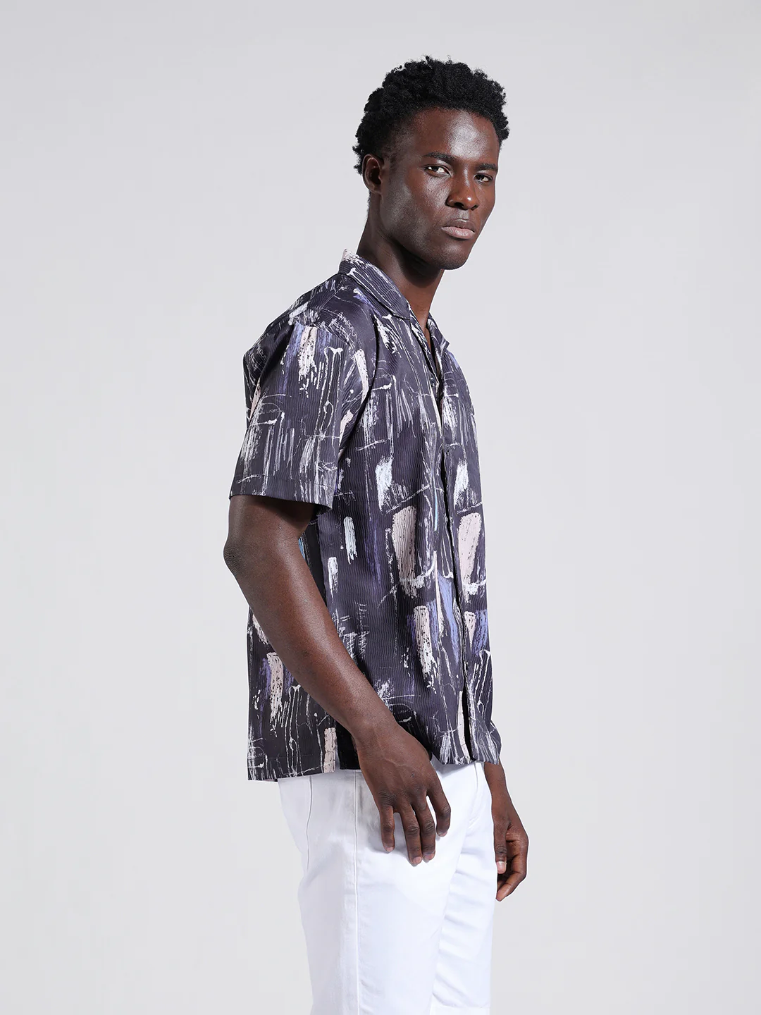 Men's Black Relaxed Fit Printed Resort Wear Shirt - Image 2