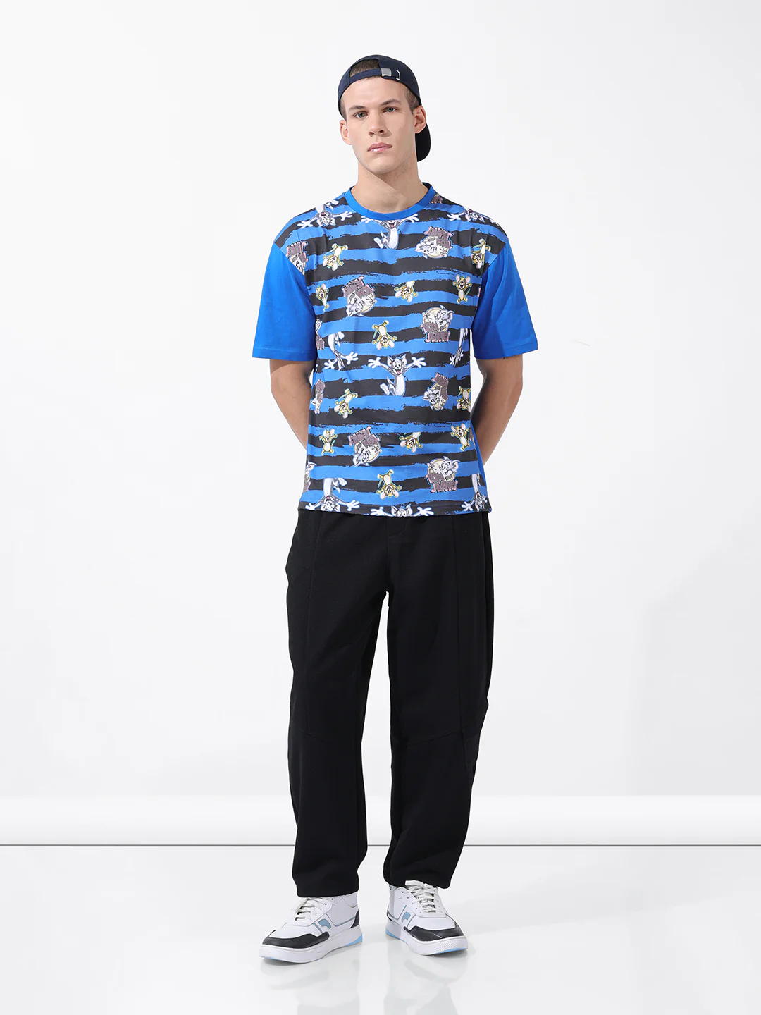 Men's Black Relaxed Fit Solid Athletic  Jogger - Image 6