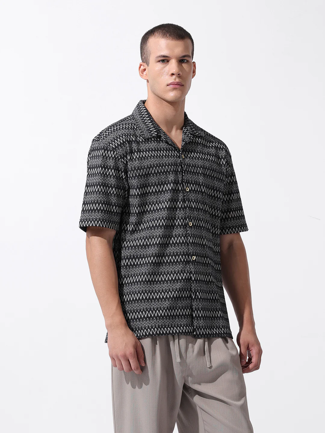Men's Black Relaxed Fit Textured Textured Shirt - Image 2