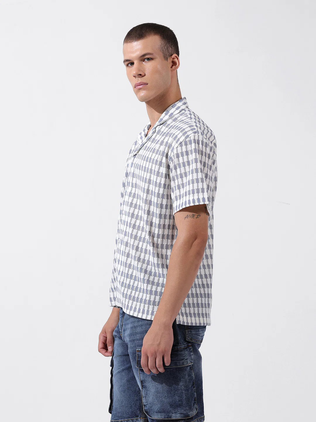 Men's Blue Relaxed Fit Solid Resort Wear Shirt - Image 2
