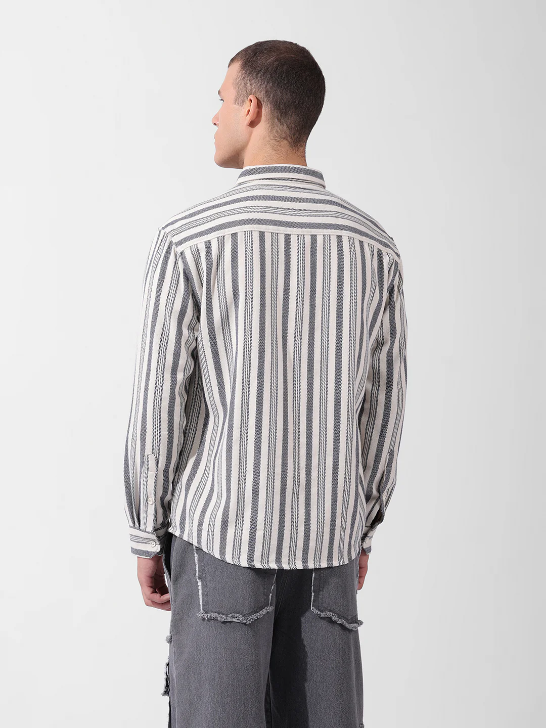 Men's Grey Relaxed Fit Striped Casual Shirt - Image 4
