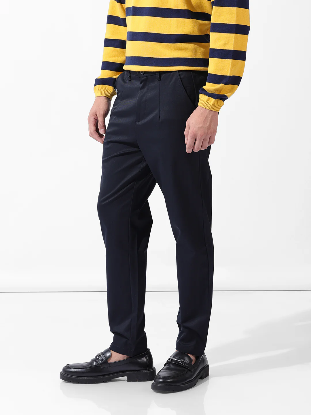 Men's Navy Blue Relaxed Fit Solid Casual Trouser - Image 2