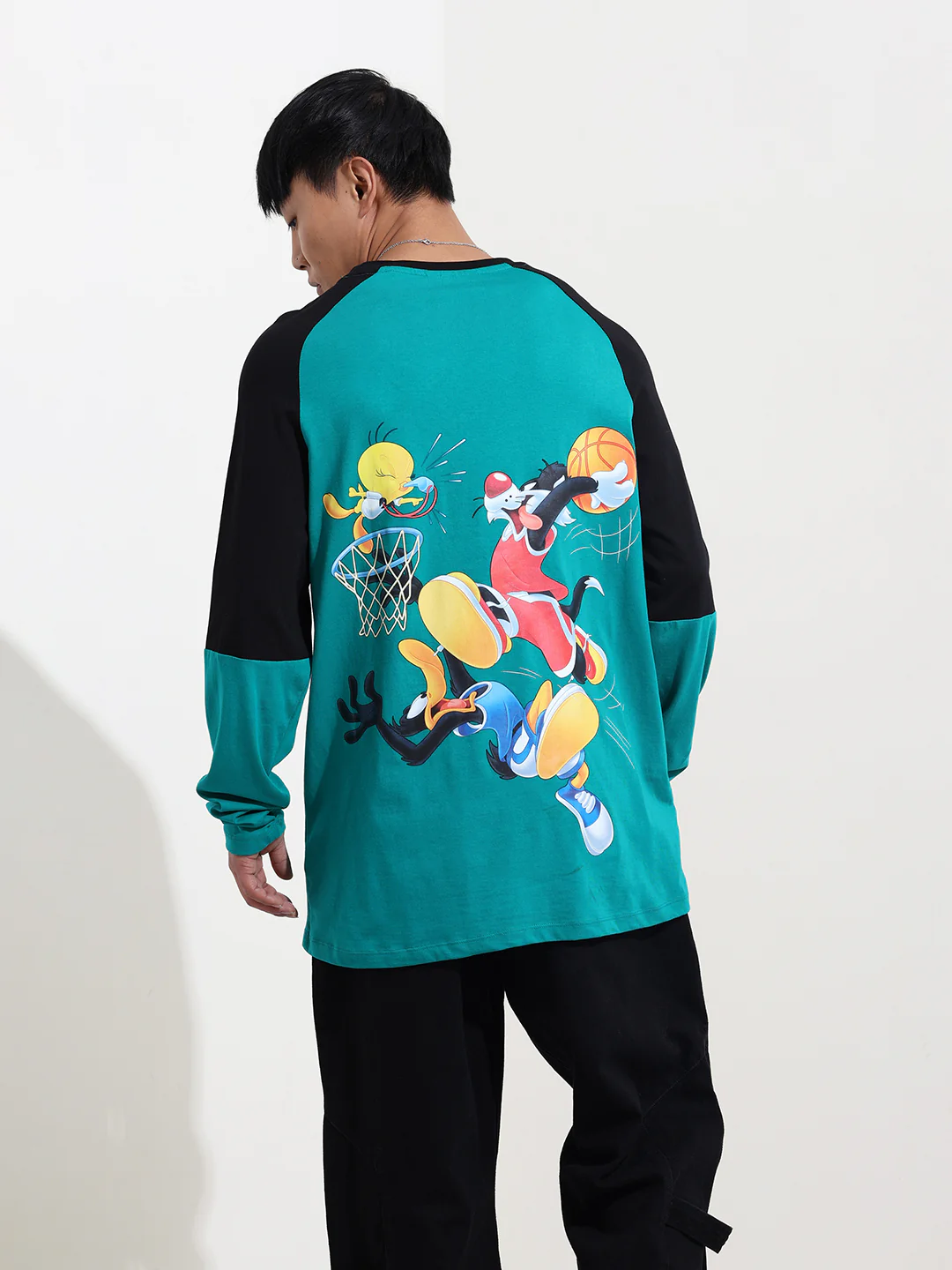 Men's Green Oversized Fit Character Tom & Jerry Printed Crew Neck T-Shirt - Image 7