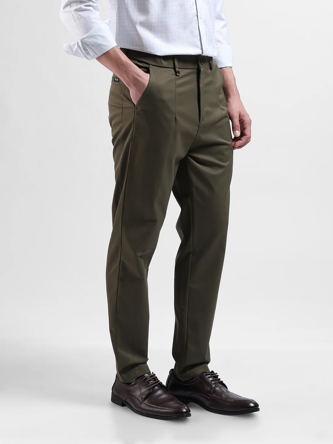 Men's Olive Relaxed Fit Solid Casual Trouser - Image 2