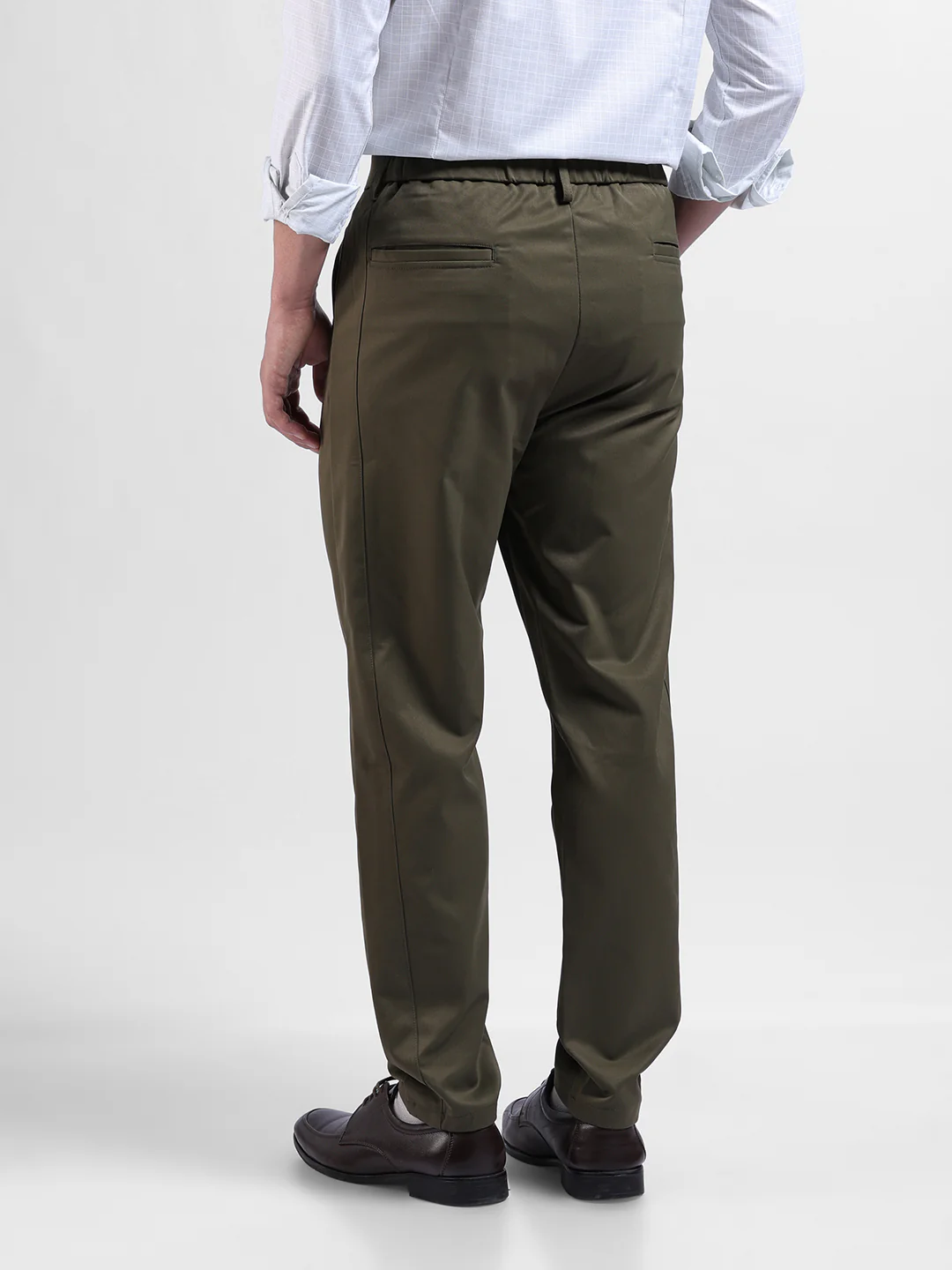Men's Olive Relaxed Fit Solid Casual Trouser - Image 3