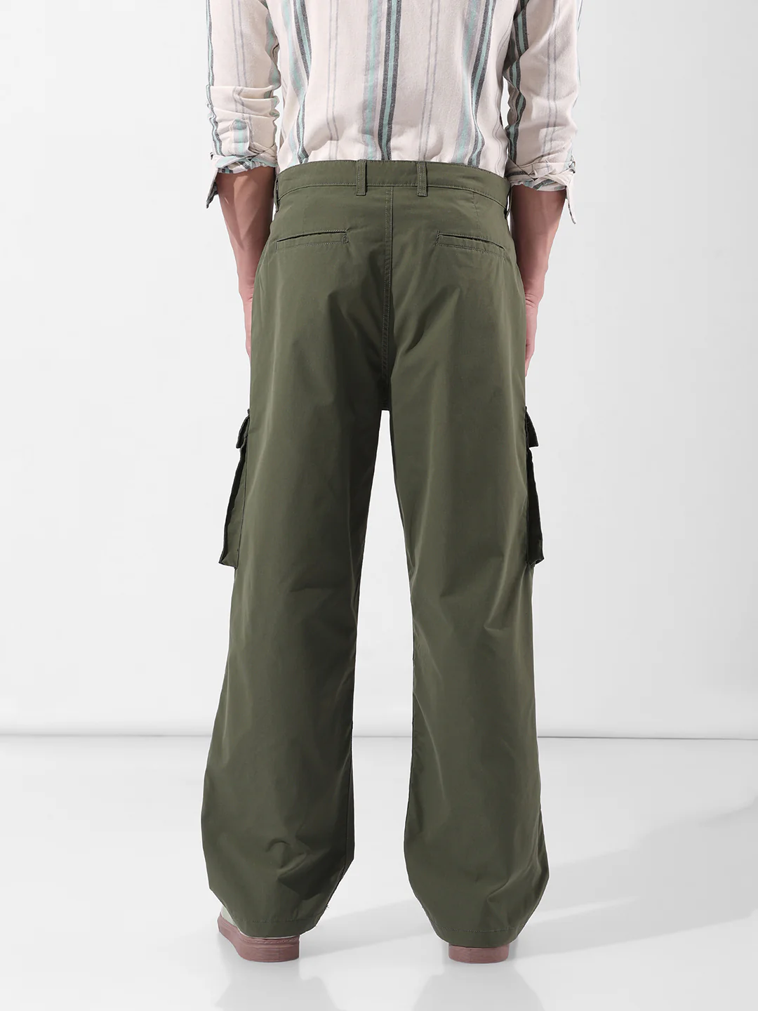 Men's Green Relaxed Fit Textured Utility Cargo - Image 4