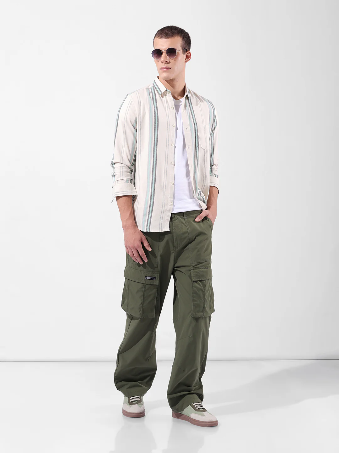 Men's Green Relaxed Fit Textured Utility Cargo - Image 7