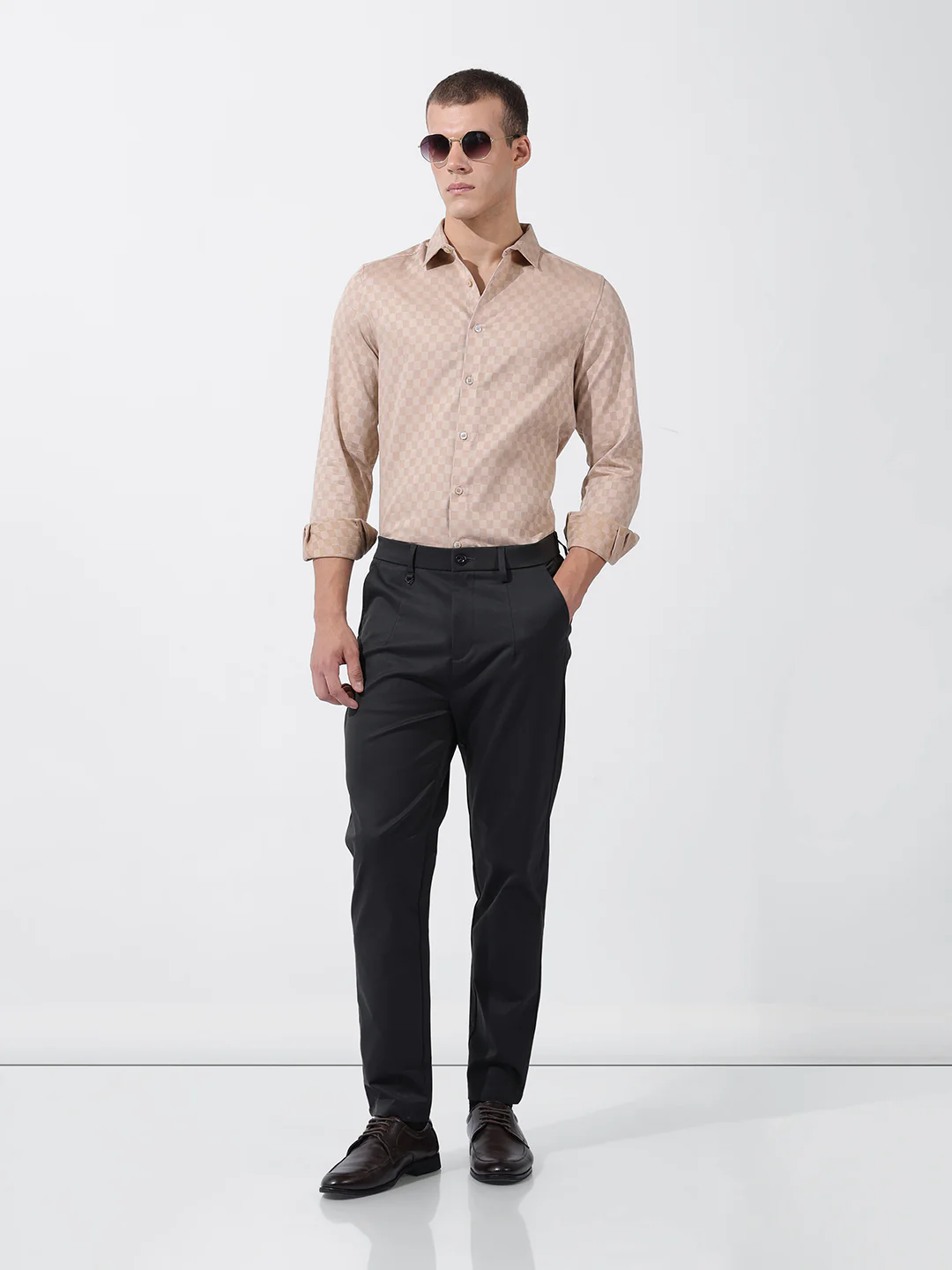 Men's Dark Grey Relaxed Fit Solid Casual Trouser - Image 5