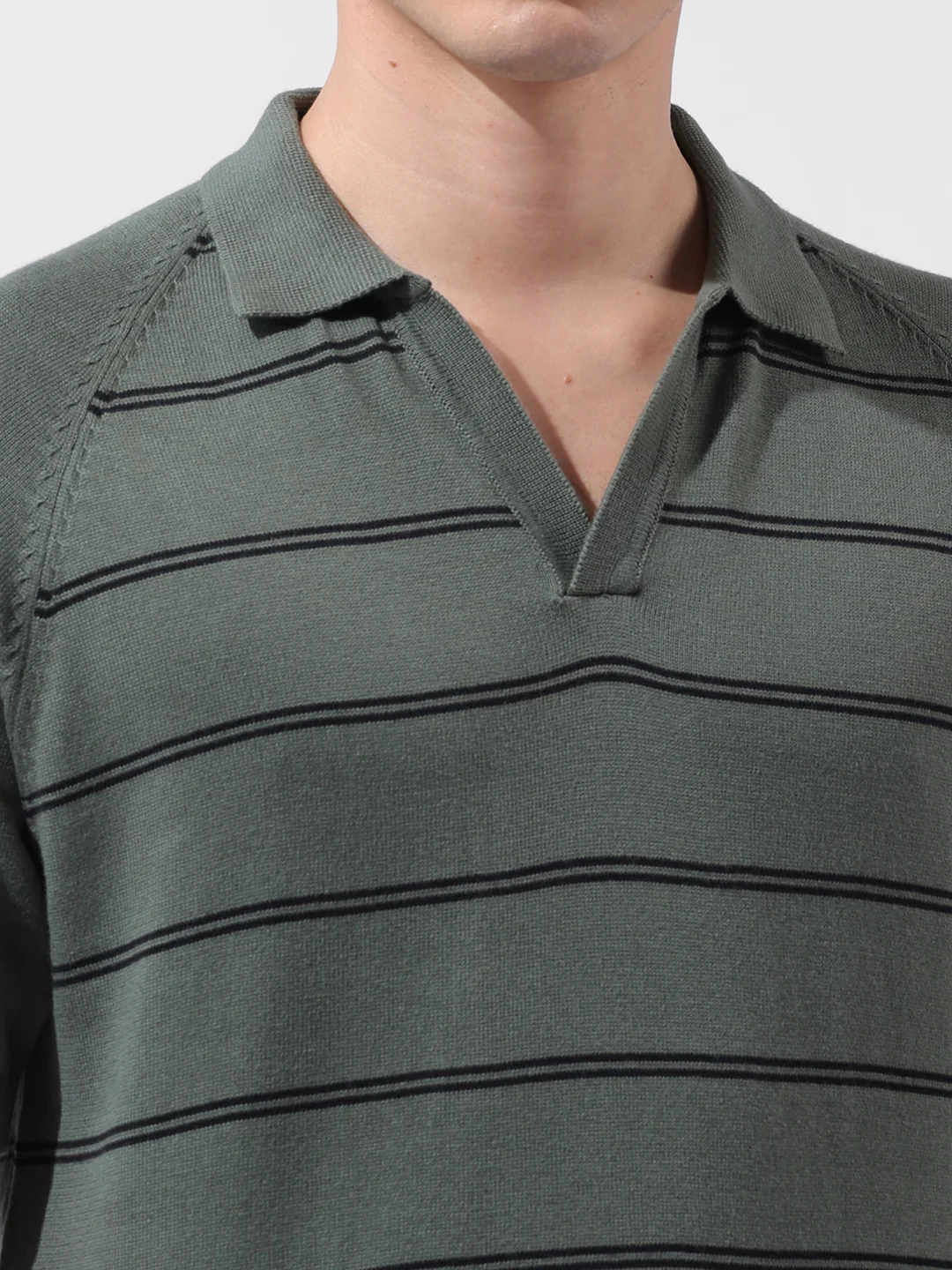 Men's Green Slim Fit Textured Flat Knit Polo Neck T-Shirt - Image 3