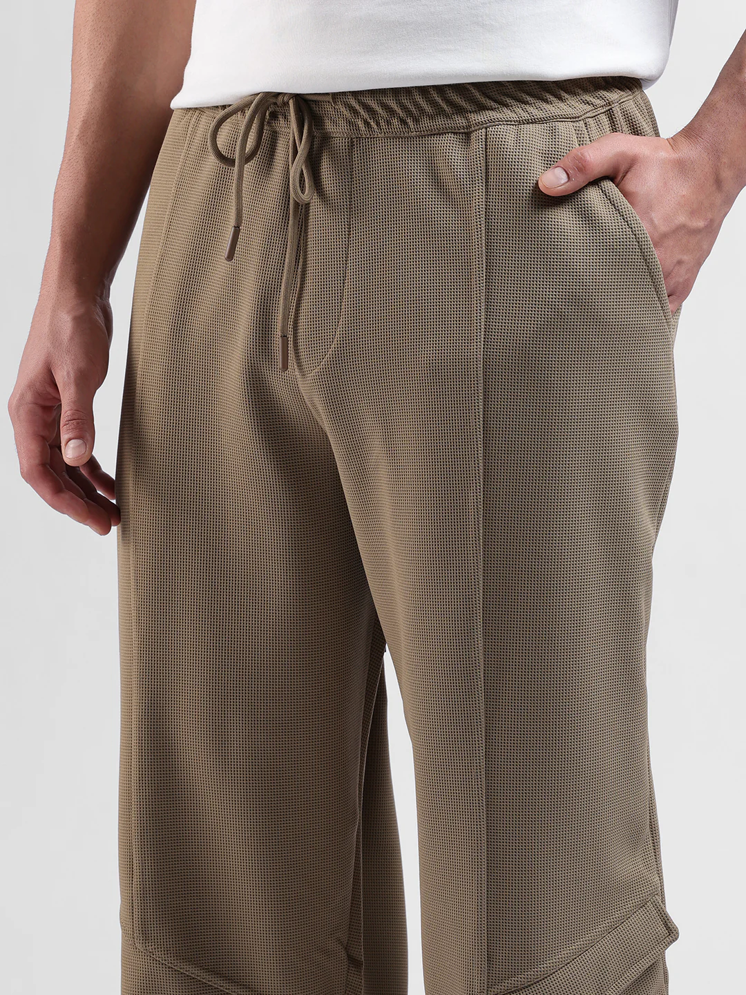 Men's Elmwood Relaxed Fit Solid Athletic  Jogger - Image 3