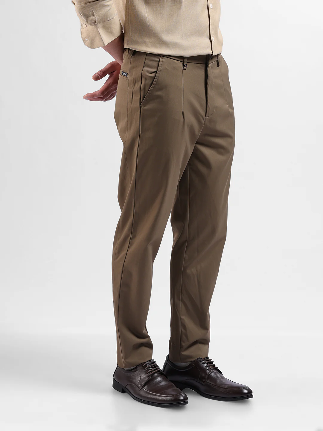 Men's Dark Khaki Relaxed Fit Solid Casual Trouser - Image 5