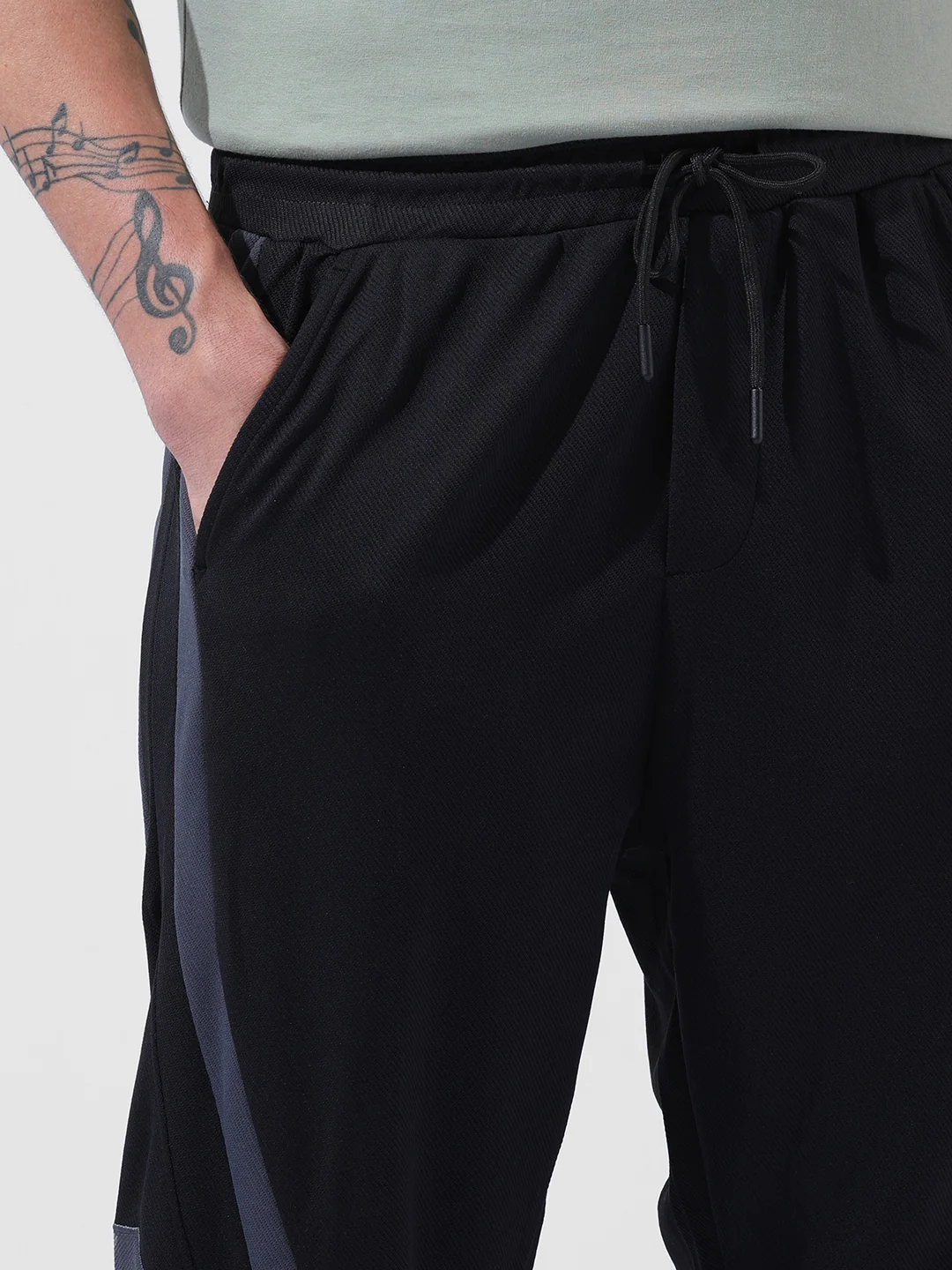 Men's Black Loose Fit Embroided Street Wear Jogger - Image 5