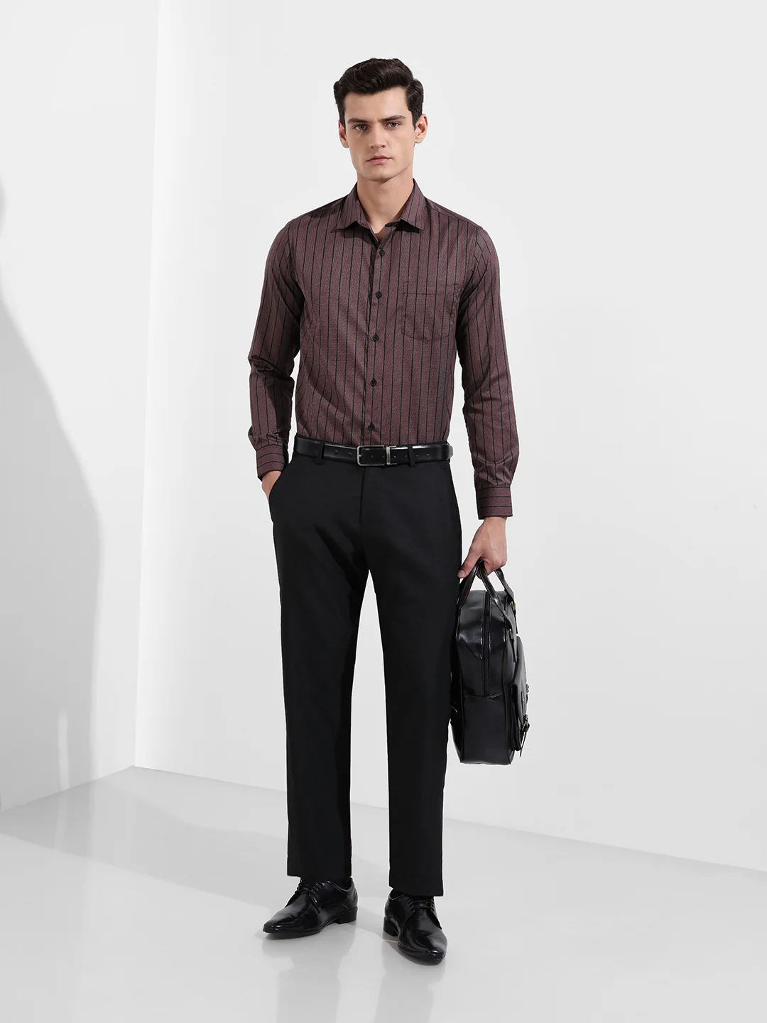 Men's Black Regular Fit Solid Formal Trouser - Image 2