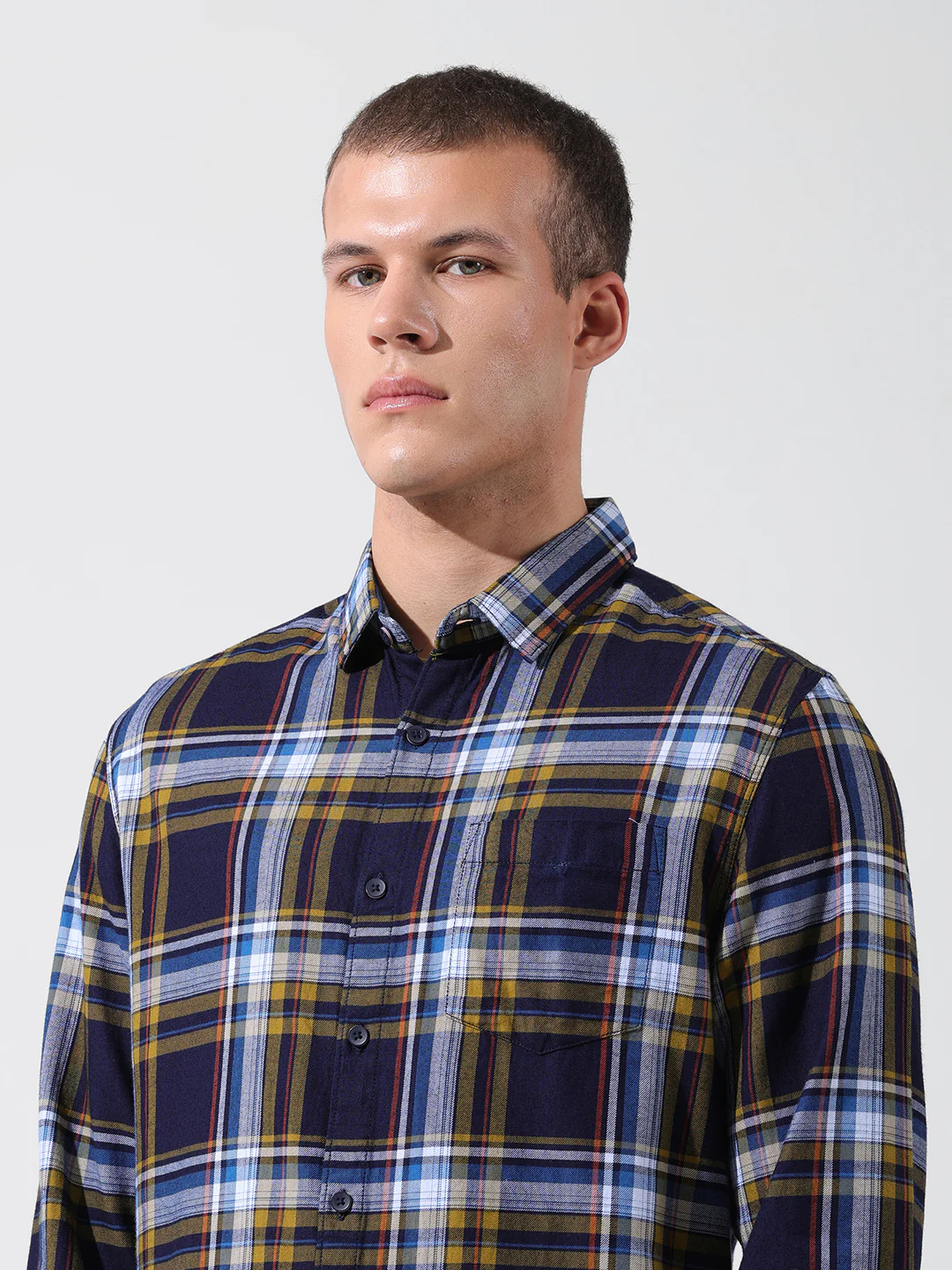 Men's Navy Blue Slim Fit Checked Casual Shirt - Image 5