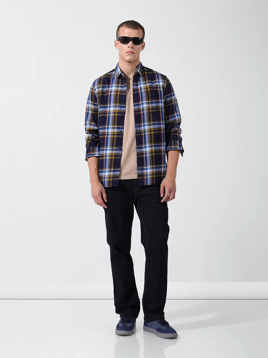 Men's Navy Blue Slim Fit Checked Casual Shirt - Image 8
