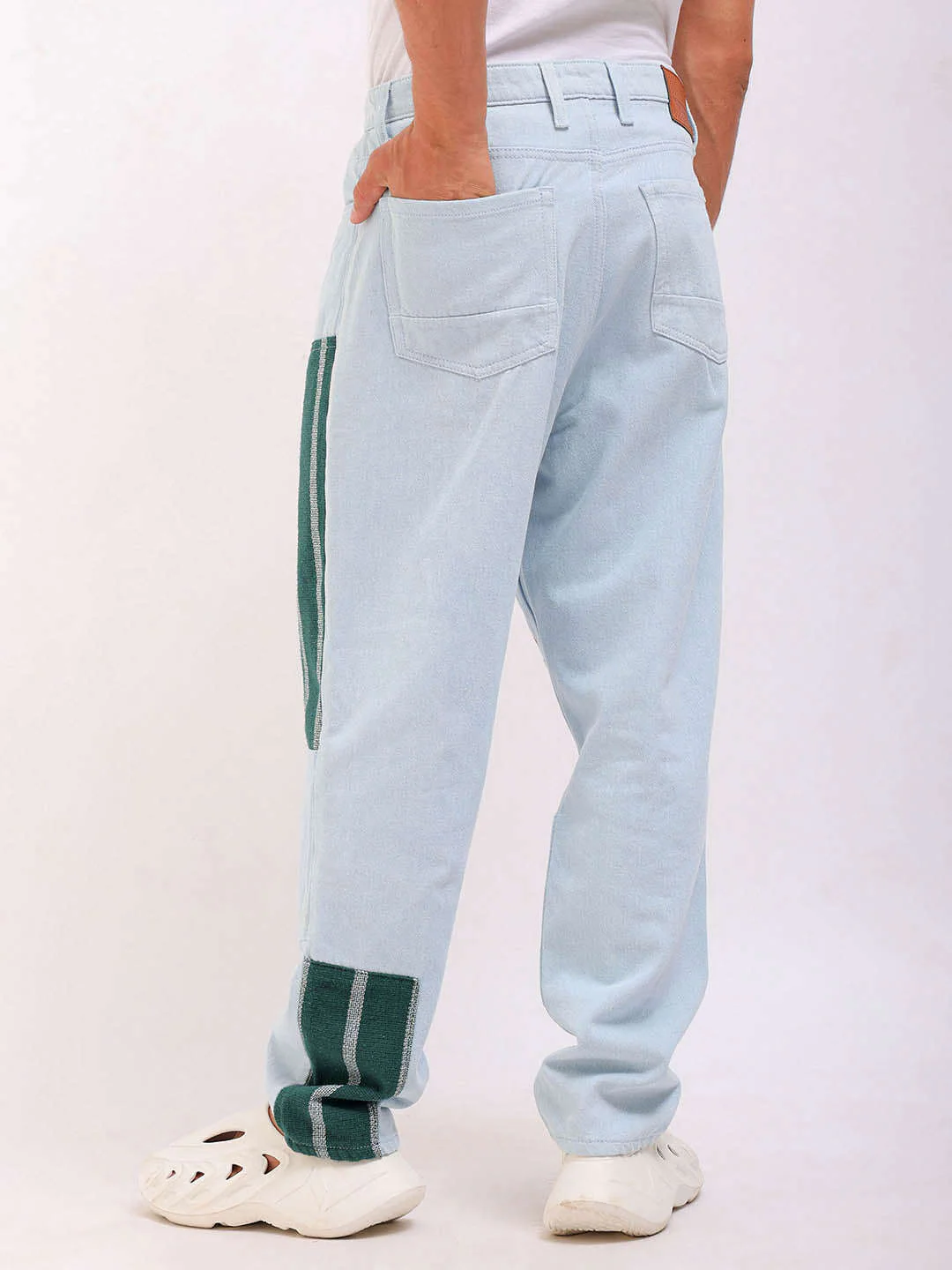 Men's Ice Blue Loose Fit Colourblocked Casual Jeans - Image 3