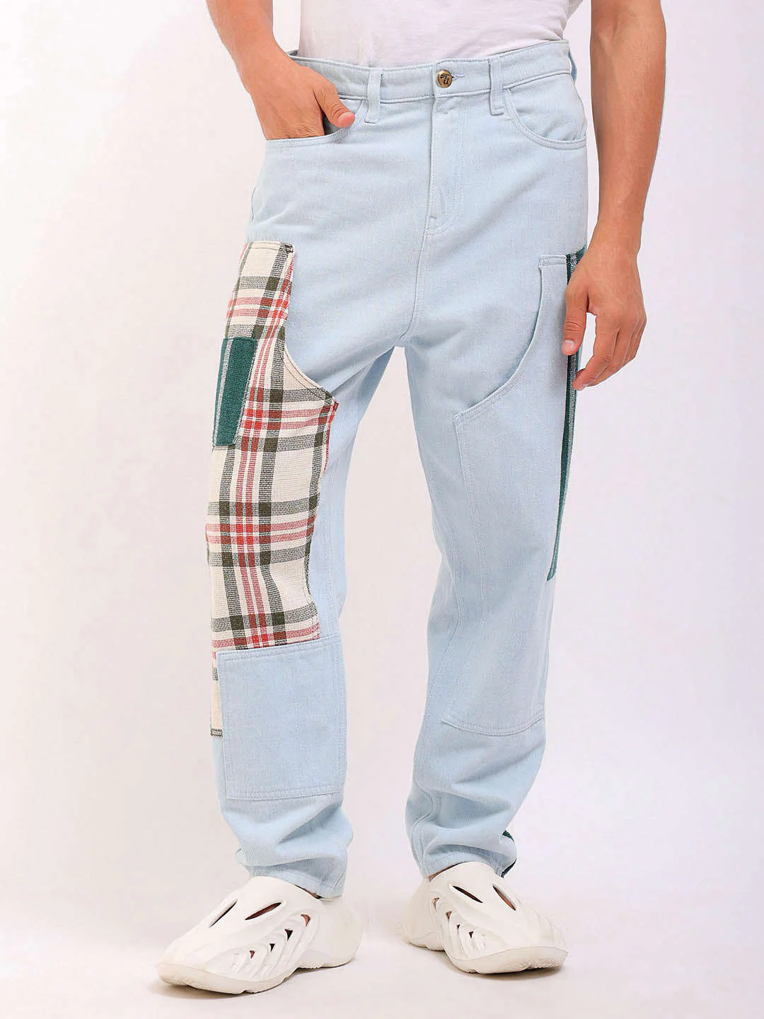 Men's Ice Blue Loose Fit Colourblocked Casual Jeans - Image 9