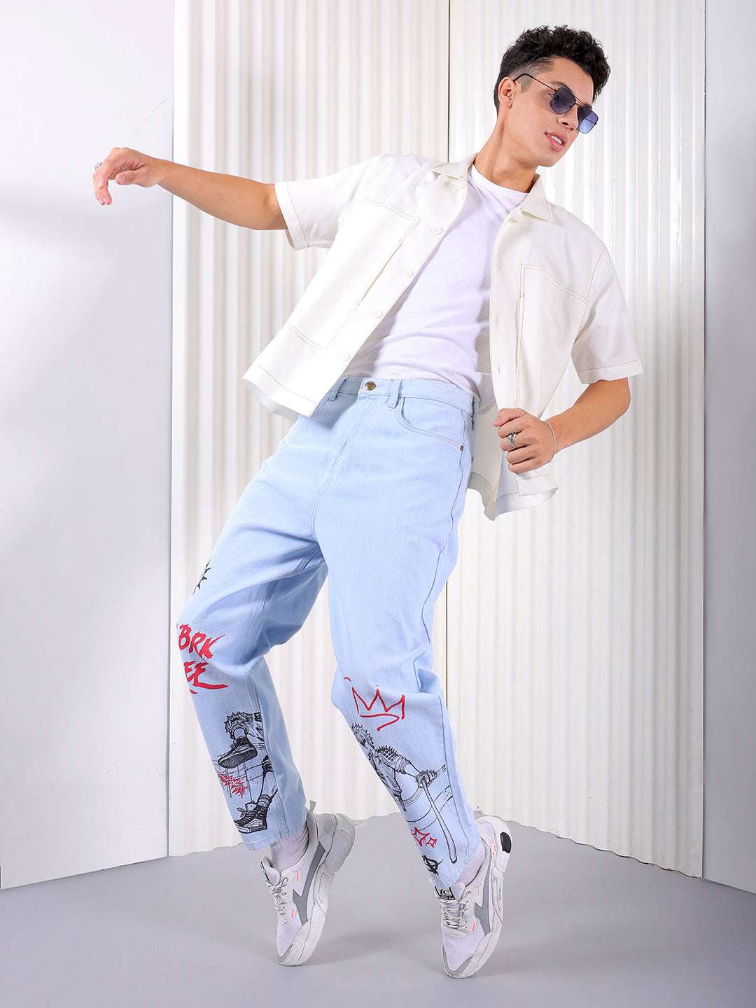 Men's Ice  Blue Loose Fit Printed Casual Jeans - Image 2