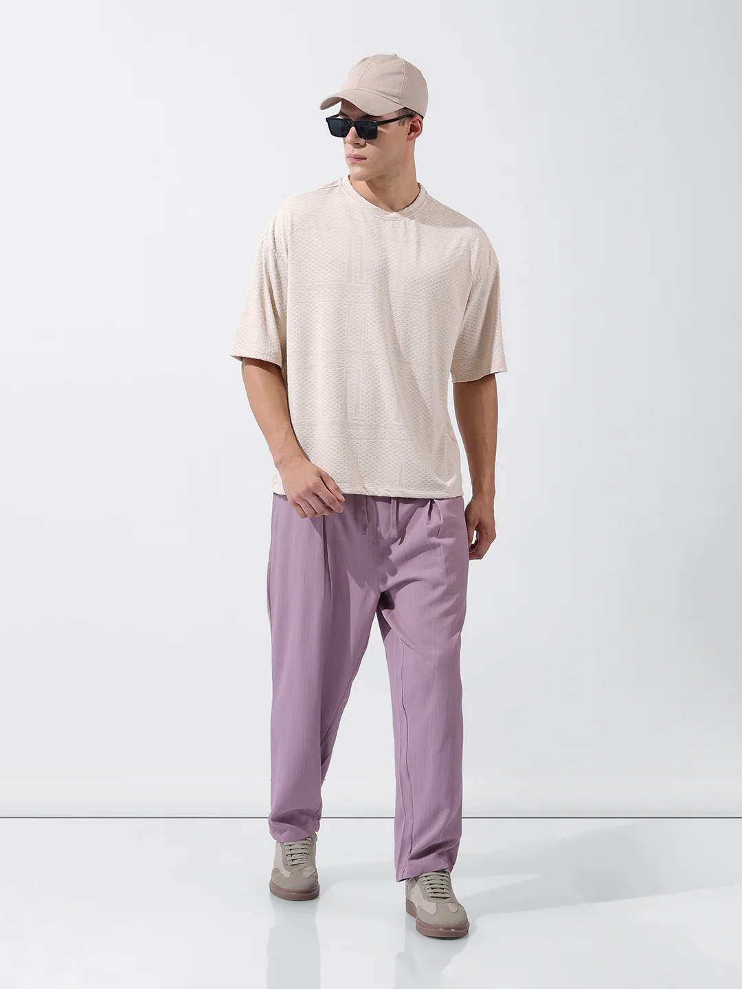 Men's Mauve Loose Fit Solid Resort Wear Trouser - Image 6