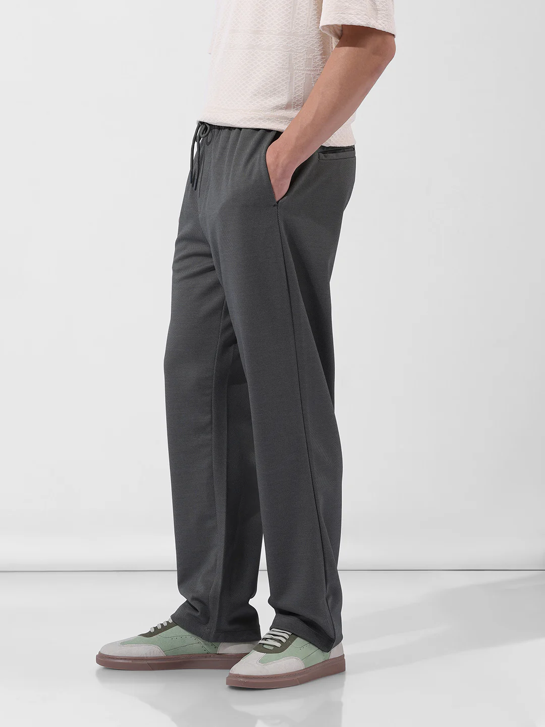 Men's Earthy Green Relaxed Fit Solid Casual Jogger - Image 2