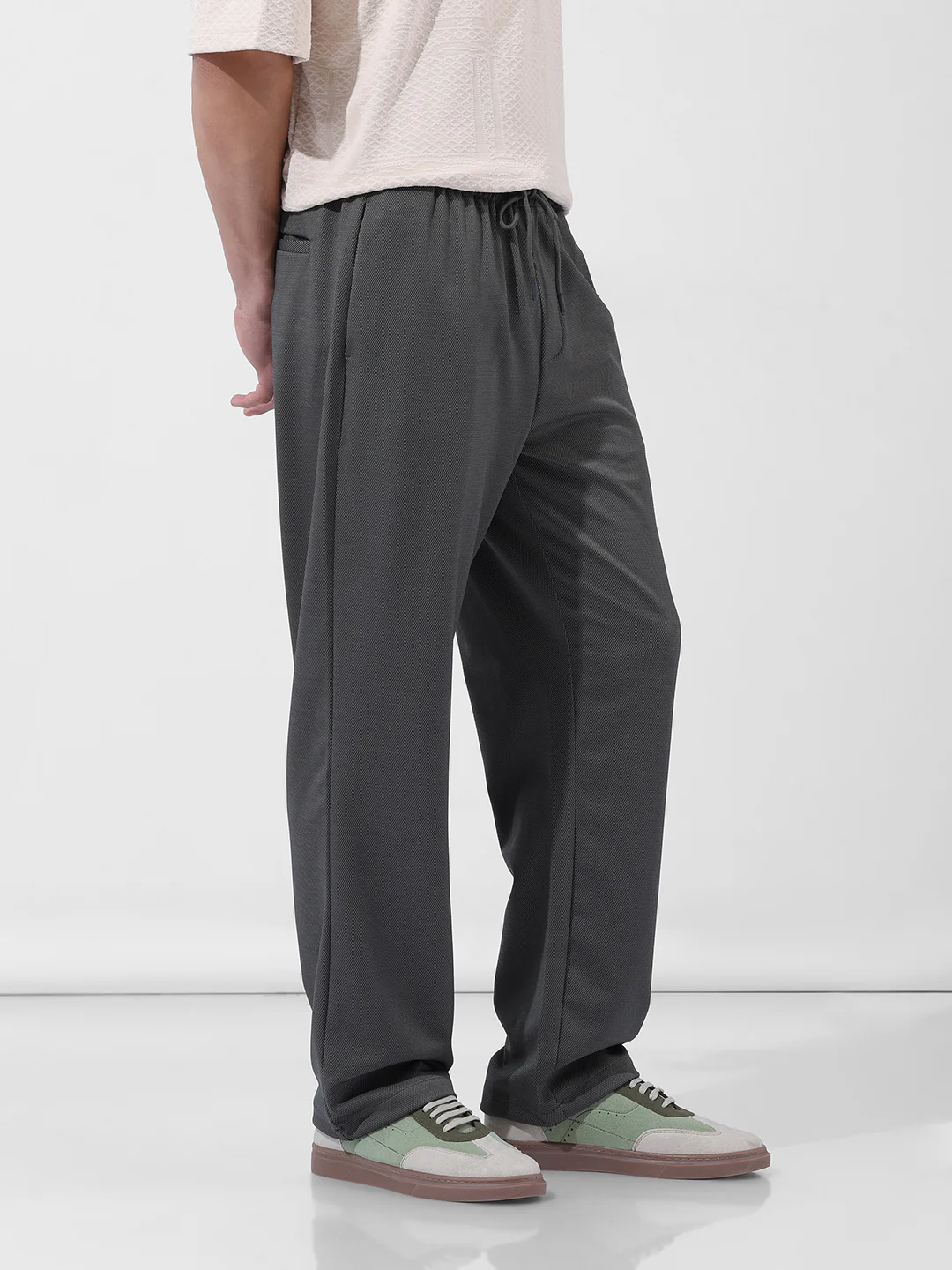 Men's Earthy Green Relaxed Fit Solid Casual Jogger - Image 3