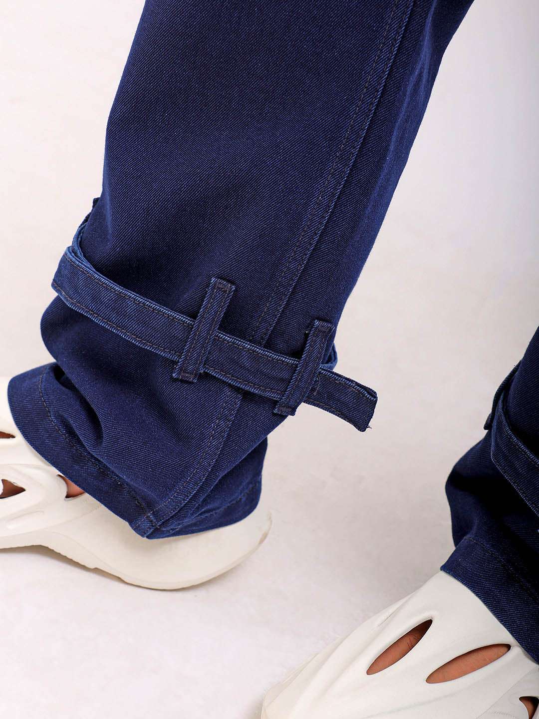 Men's BLACK & BLUE Relaxed Fit Colourblocked Utility Jeans - Image 9