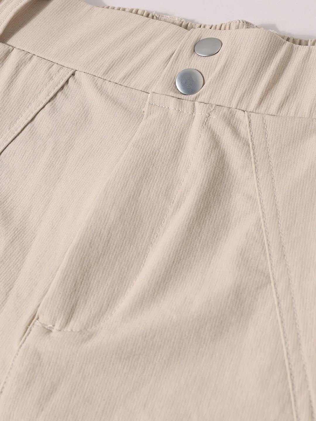 Men's Beige Loose Fit Solid Utility Trousers - Image 5