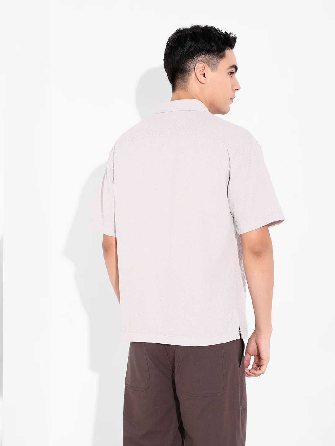 Men's Beige Relaxed Fit Geometric Print Resort Wear Shirt - Image 4
