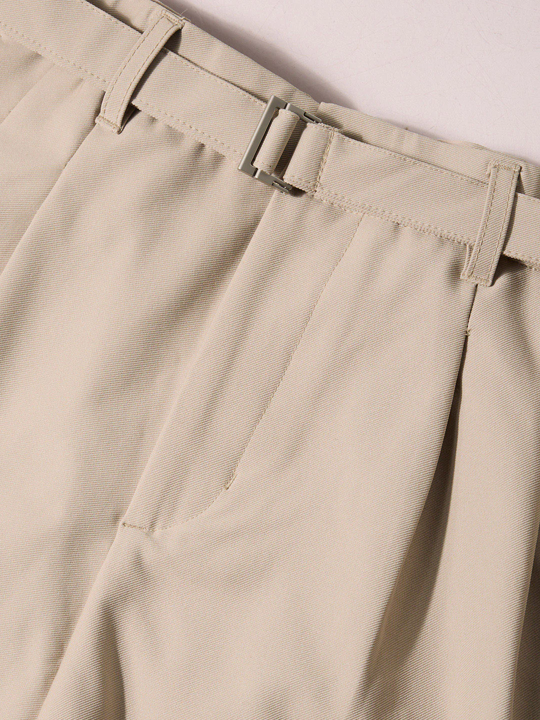 Men's Beige Relaxed Fit Solid Utility Trousers - Image 7