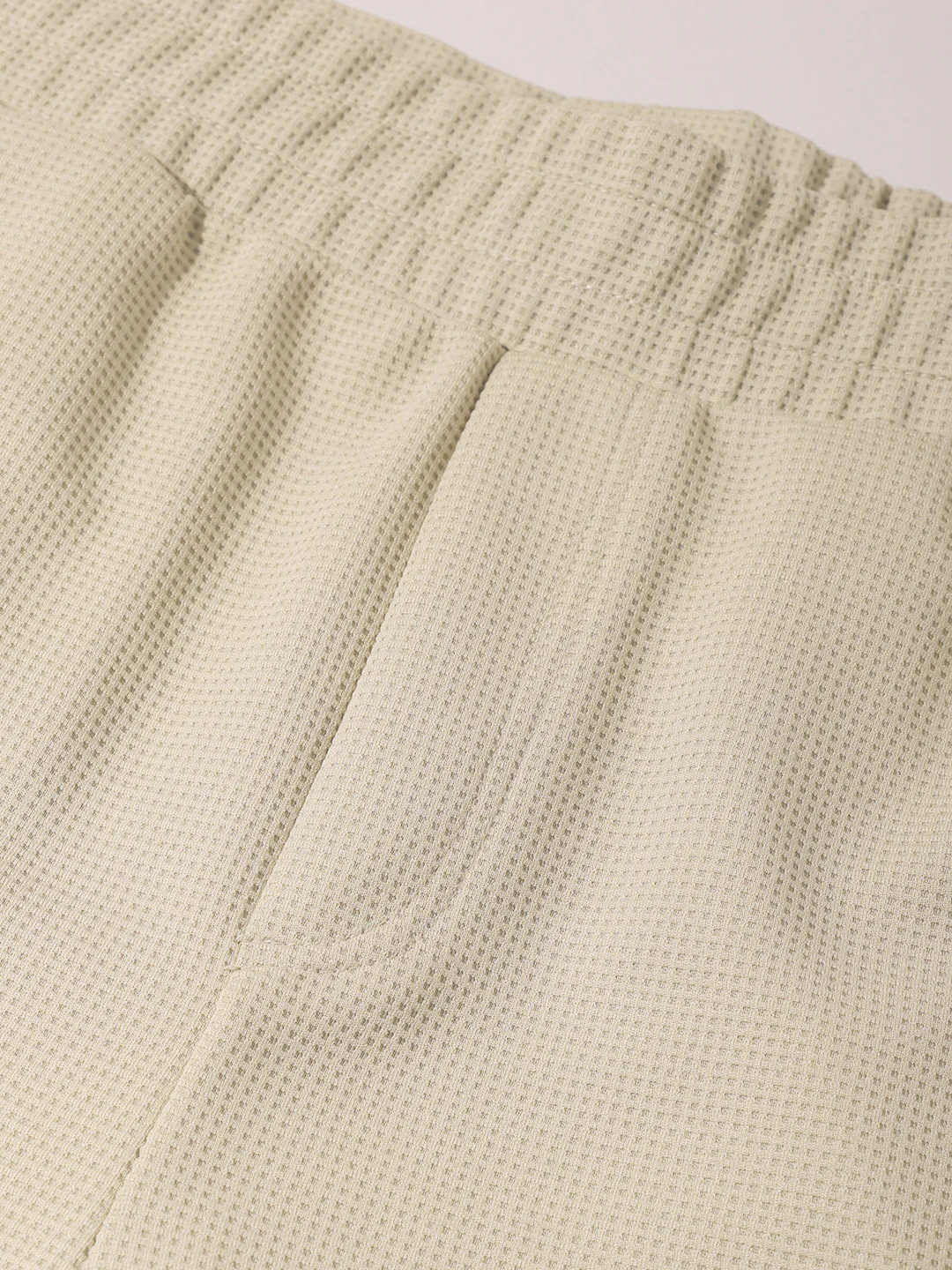 Men's Beige Relaxed Fit Textured Utility Trousers - Image 6