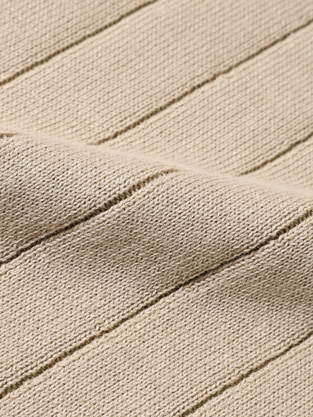 Men's Beige Slim Fit Solid Flat Knit T-Shirt - Image 7