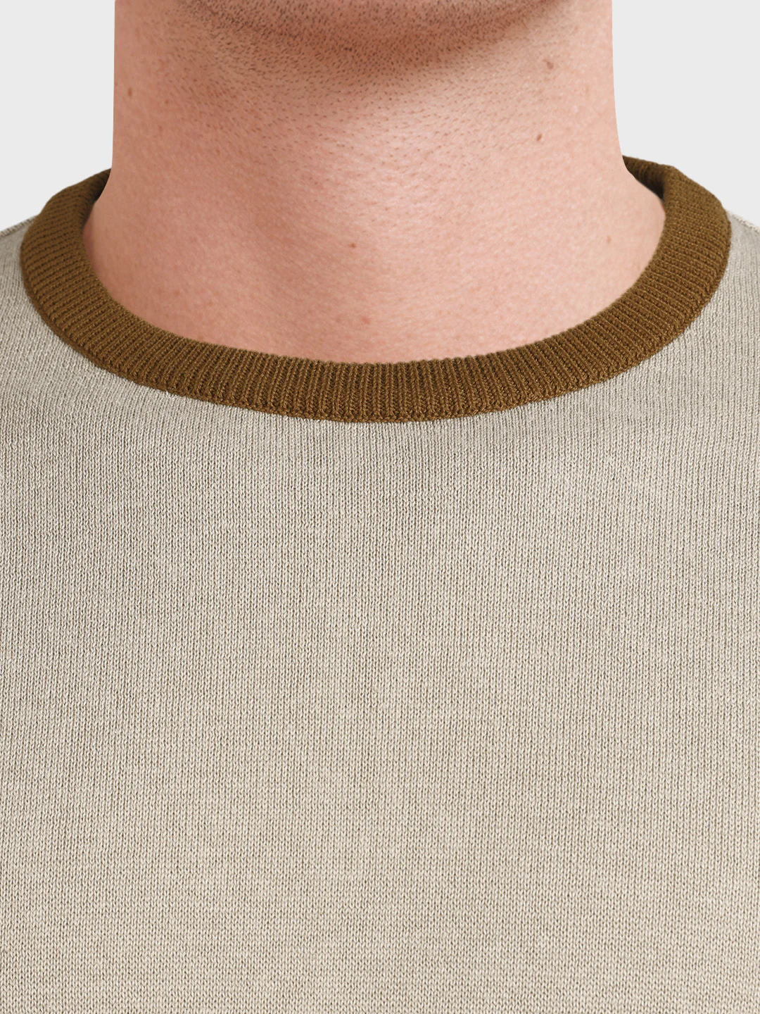 Men's Beige Slim Fit Solid Casual T-Shirt - Image 3