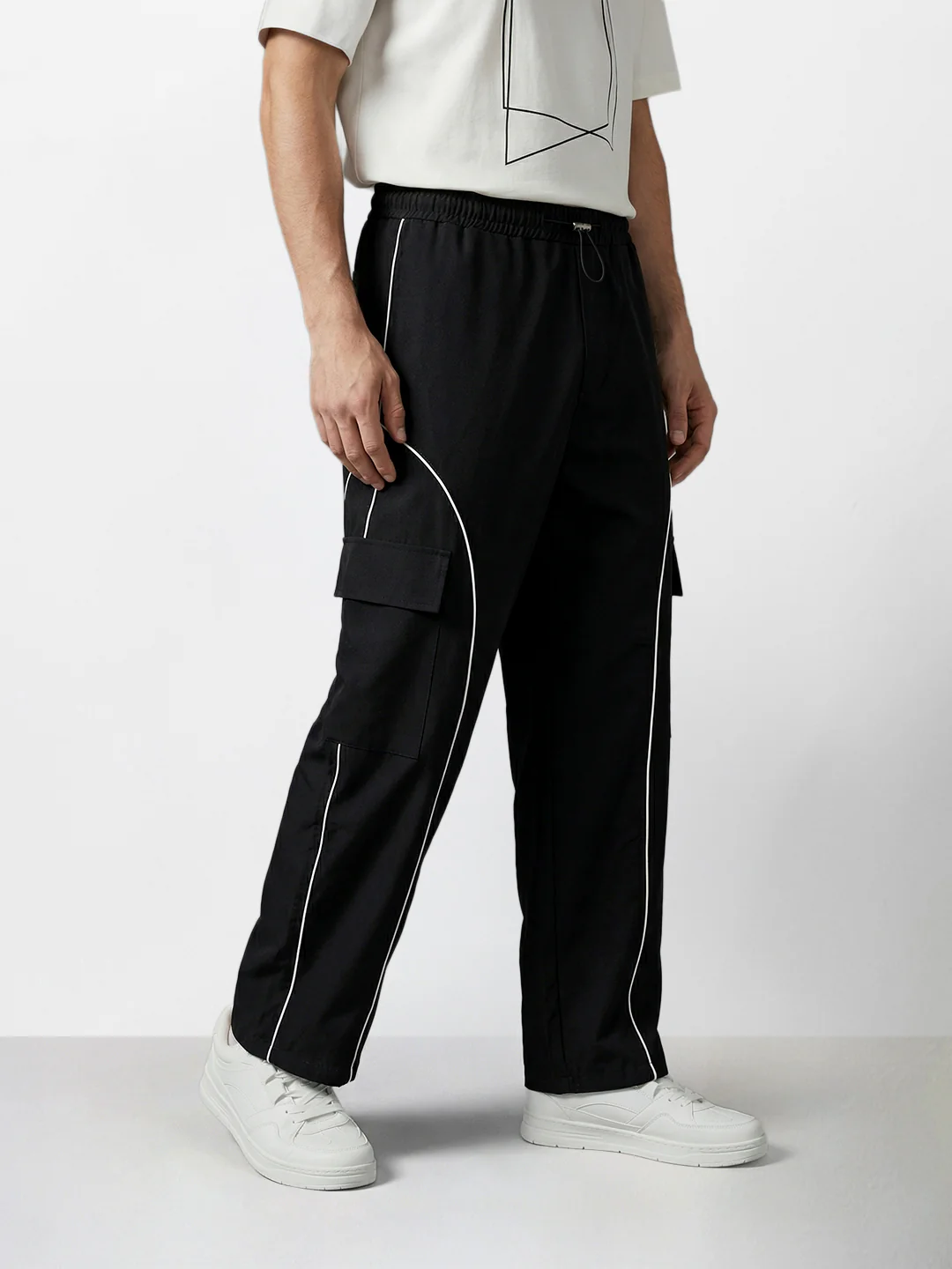 Men's Black Baggy  Fit Solid Utility Cargo - Image 3