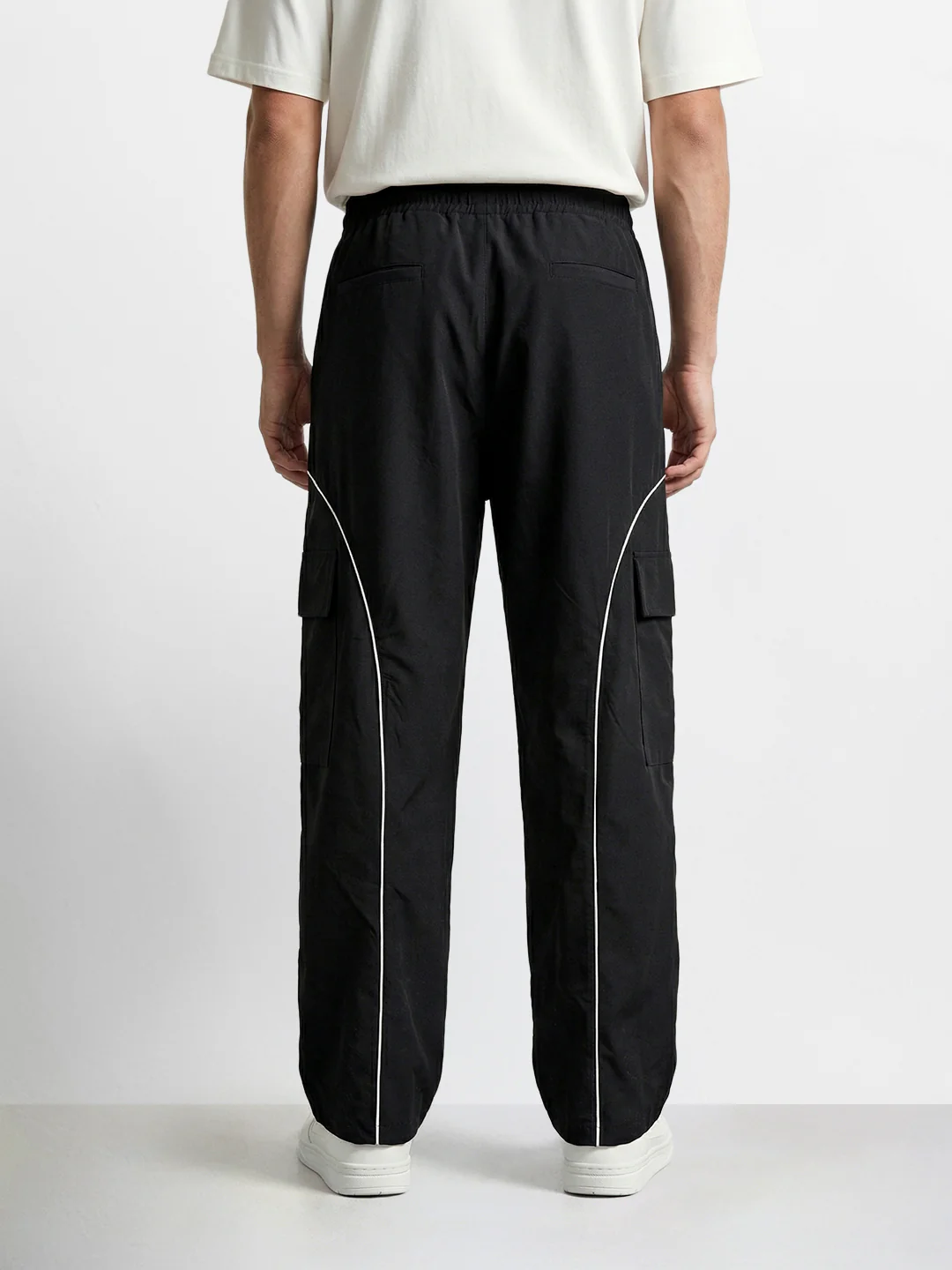 Men's Black Baggy  Fit Solid Utility Cargo - Image 4