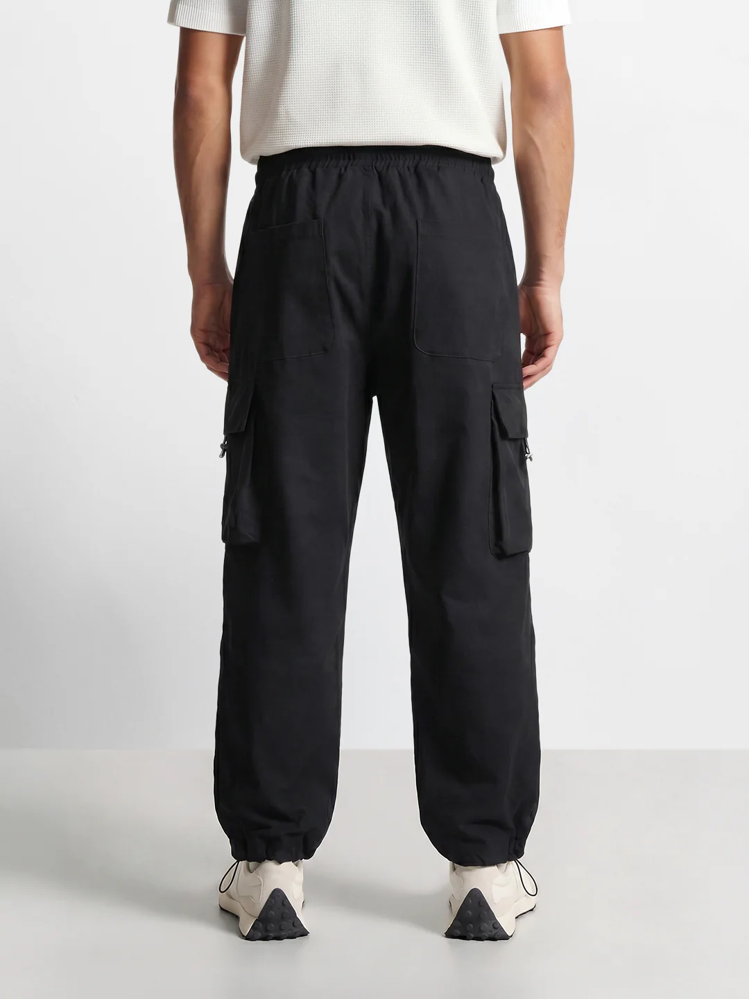 Men's Black Baggy Fit Solid Utility Cargo - Image 4