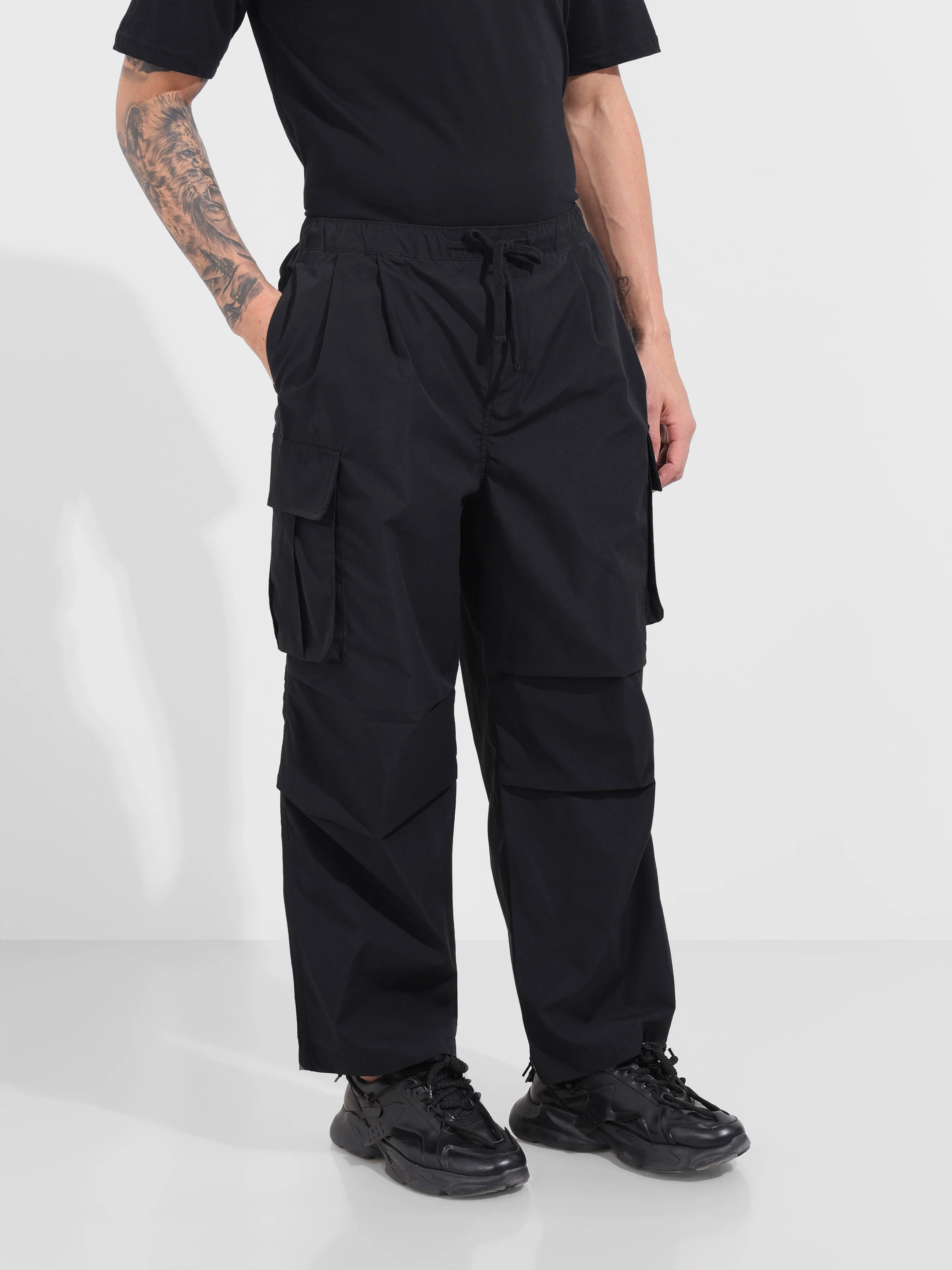 Men's Black Baggy Fit Textured Utility Joggers - Image 4