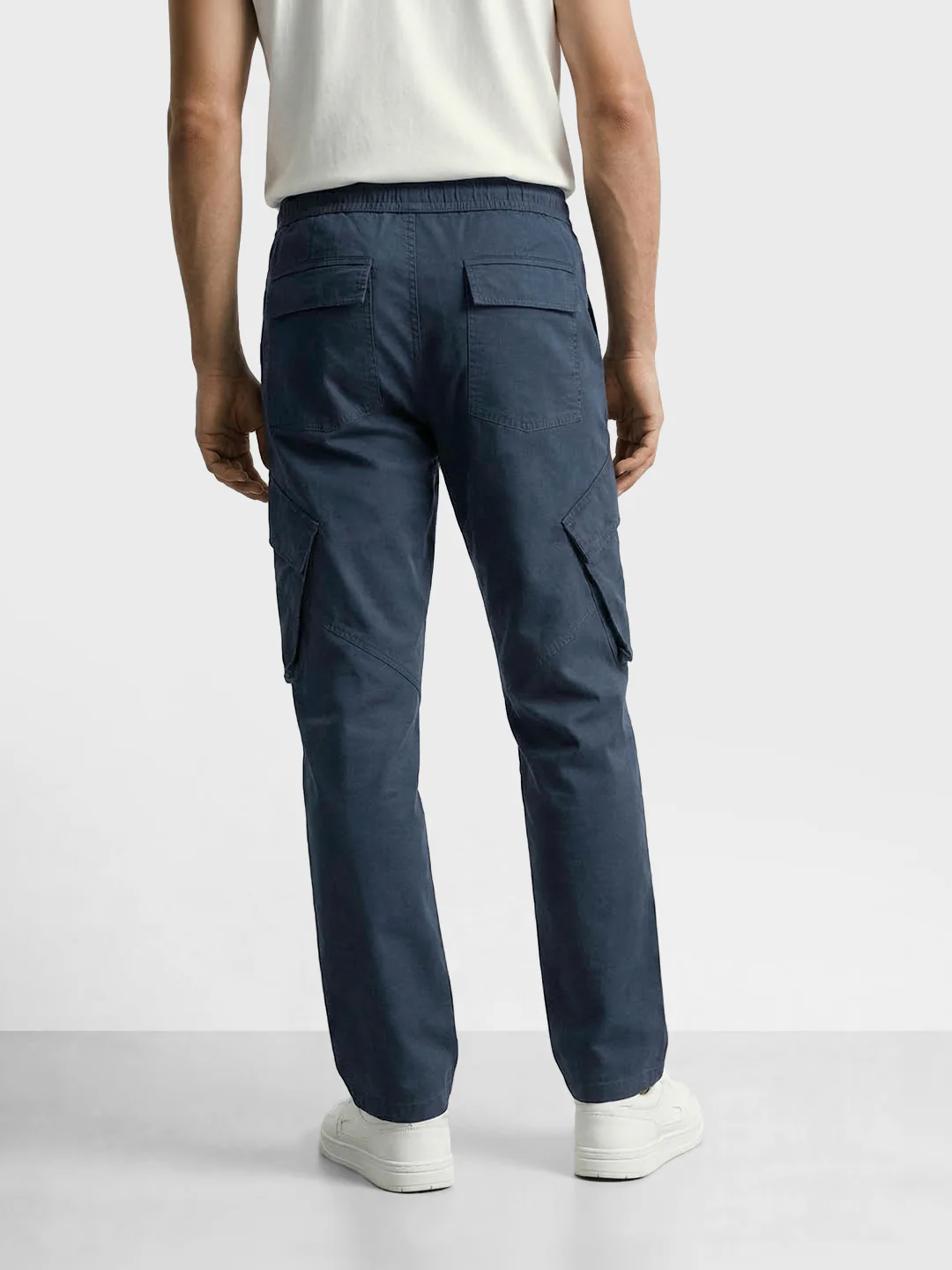 Men's Black Loose Fit Solid Utility Cargo - Image 4