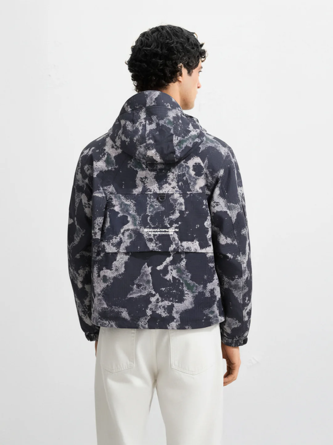 Men's Black Regular Fit Printed Casual Winter Jacket - Image 2